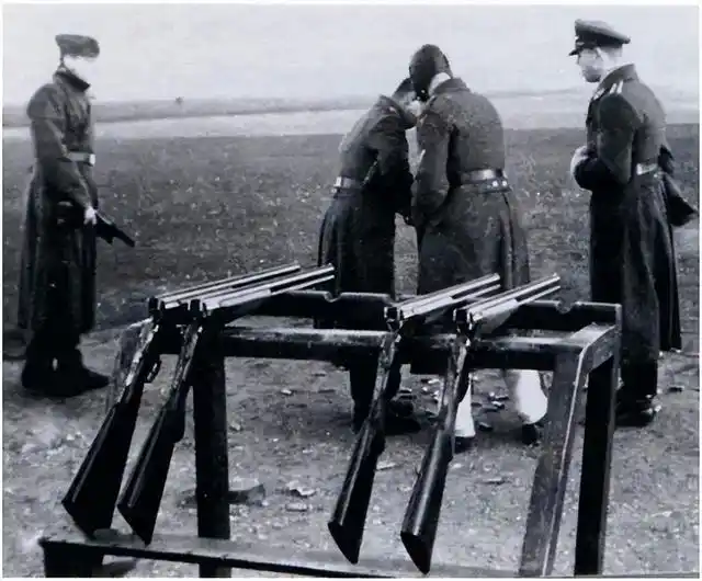 喷子双管霰弹枪_散弹枪枪管_M30救生三管枪