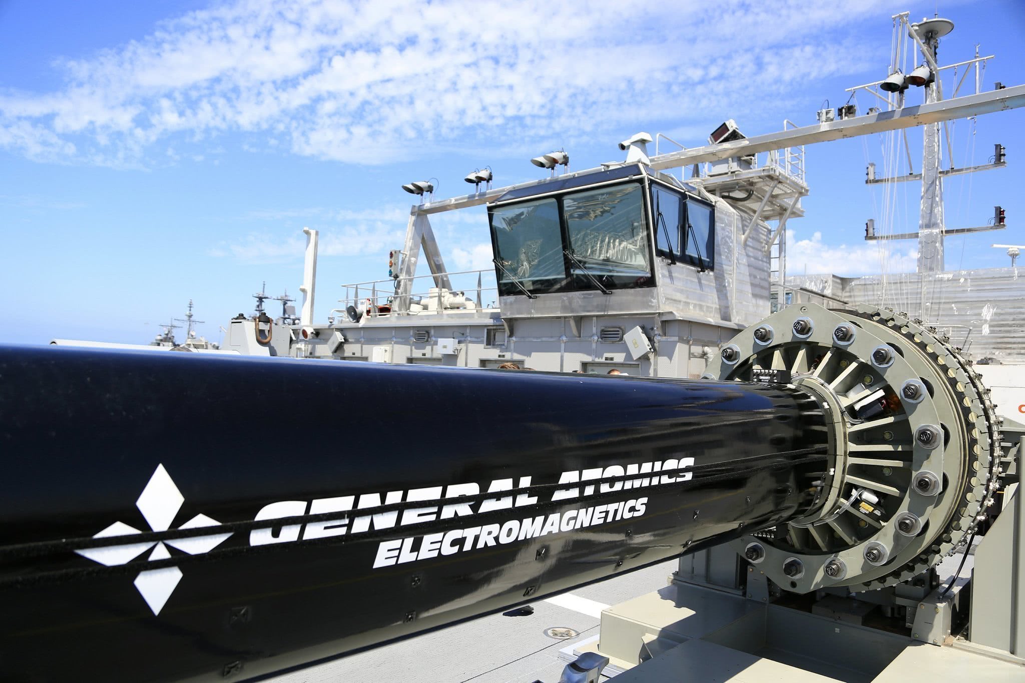 电磁助推弹射远程火箭炮_马伟明院士电磁弹射火箭炮_中国火箭炮