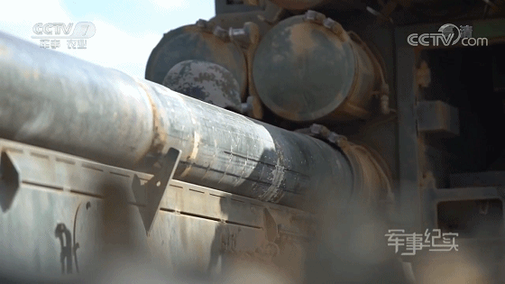 PHL-191式370毫米远程火箭炮_箱火装填方式_中国火箭炮