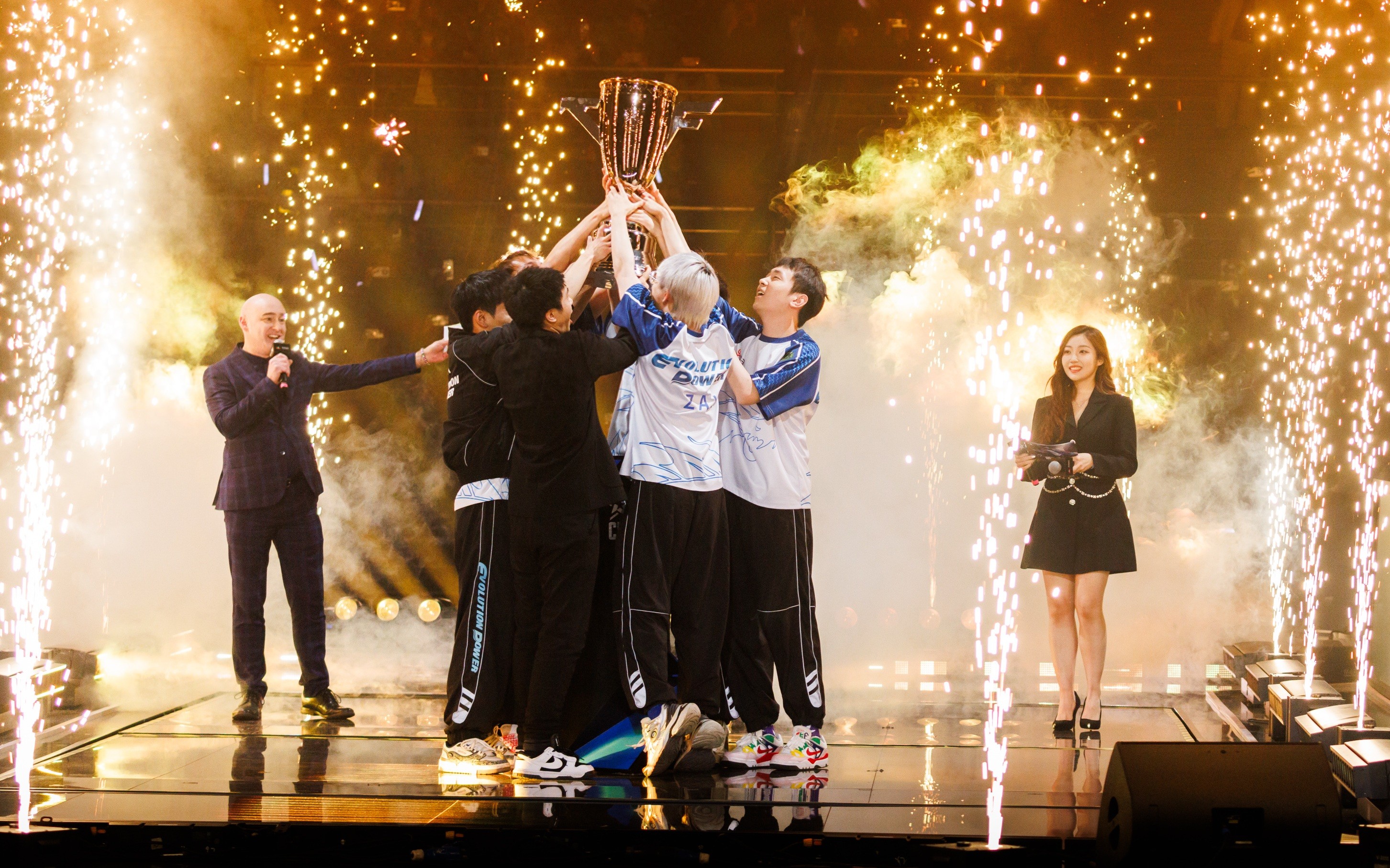 为什么我们热爱穿越火线赛事？