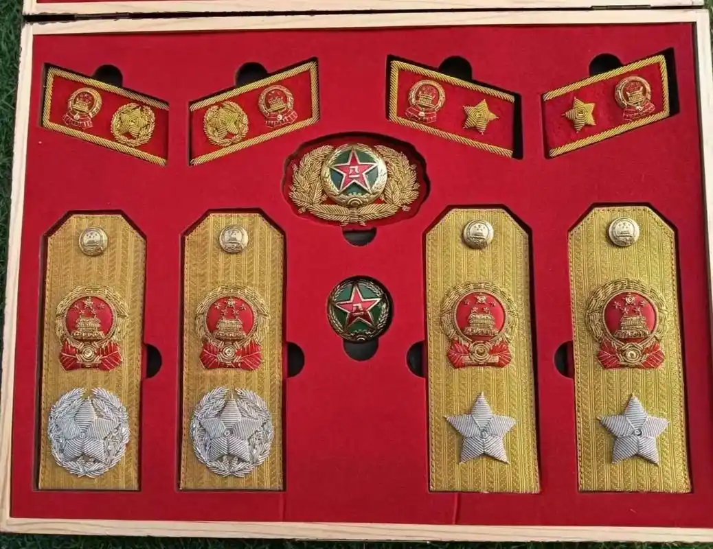 穿越火线新军衔图标_cf军衔图标设计详解_穿越火线等级体系介绍