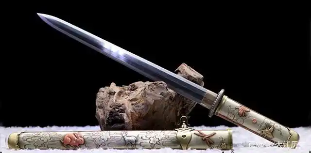 倚天剑青釭剑_倚天剑是谁的佩剑_三国时期著名宝剑