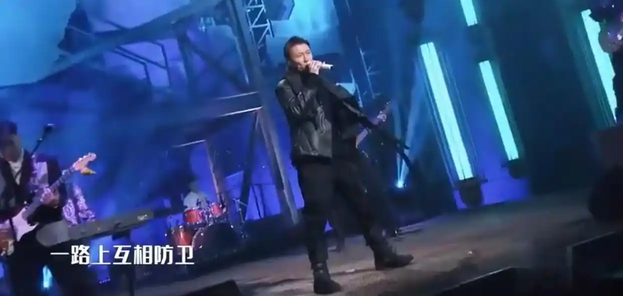 谢霆锋 穿越火线_穿越火线15周年谢霆锋回归_谢霆锋代言穿越火线