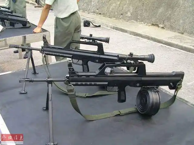 枪械图片_M27自动步枪_M249班用自动武器