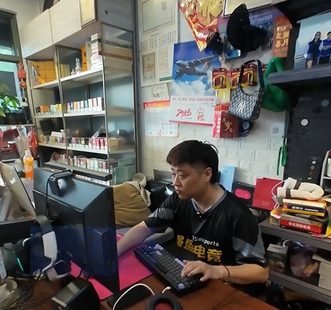 穿越火线百城联赛老兵 36岁电竞选手 何强电竞黄埔军校_穿越火线比赛2025