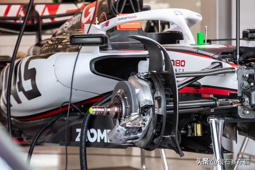 F1车队机械结构研发趋势_F1赛季中悬挂技术调整_f1 2025游戏