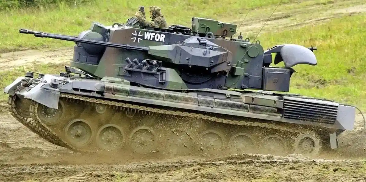 高炮图片_猎豹自行高炮价格_自行高炮价格分析