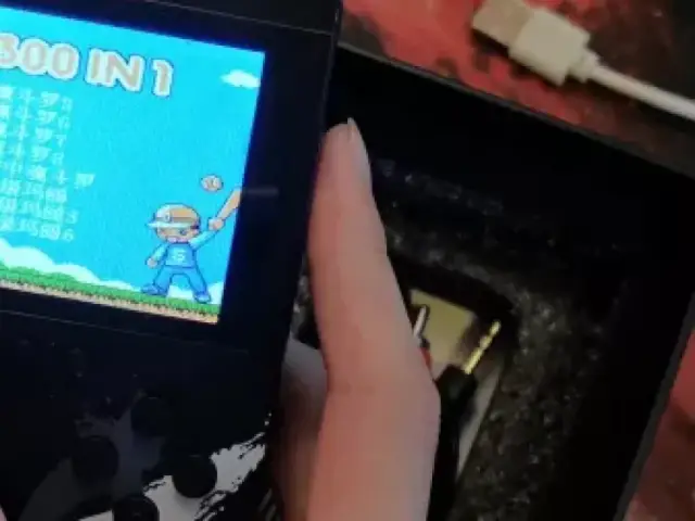 游戏机也能当充电宝? 黑鲨游戏机充电宝开箱 奇怪君数码产品开箱评测