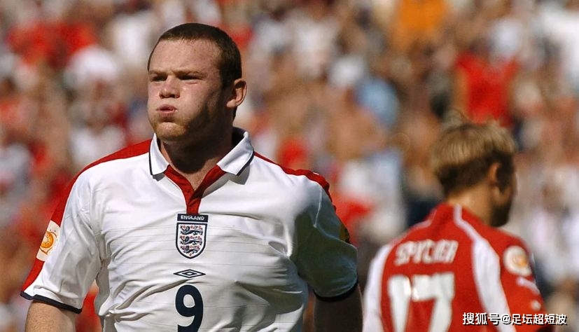 足球明星排名世界前十_英国足球历史最佳球员_英国足球名人堂球员