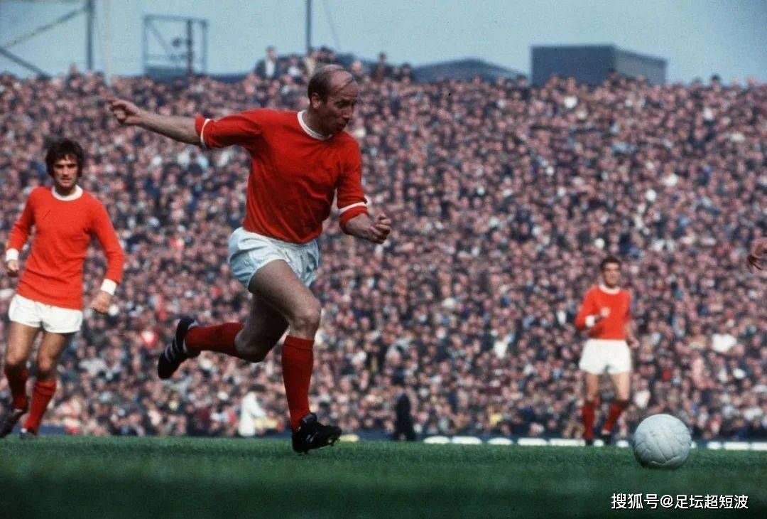 英国足球历史最佳球员_足球明星排名世界前十_英国足球名人堂球员