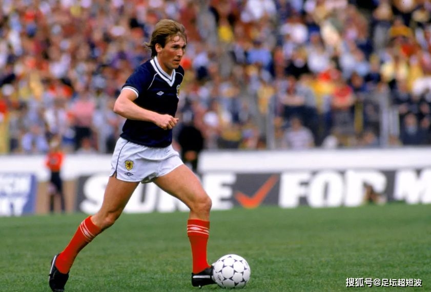足球明星排名世界前十_英国足球名人堂球员_英国足球历史最佳球员