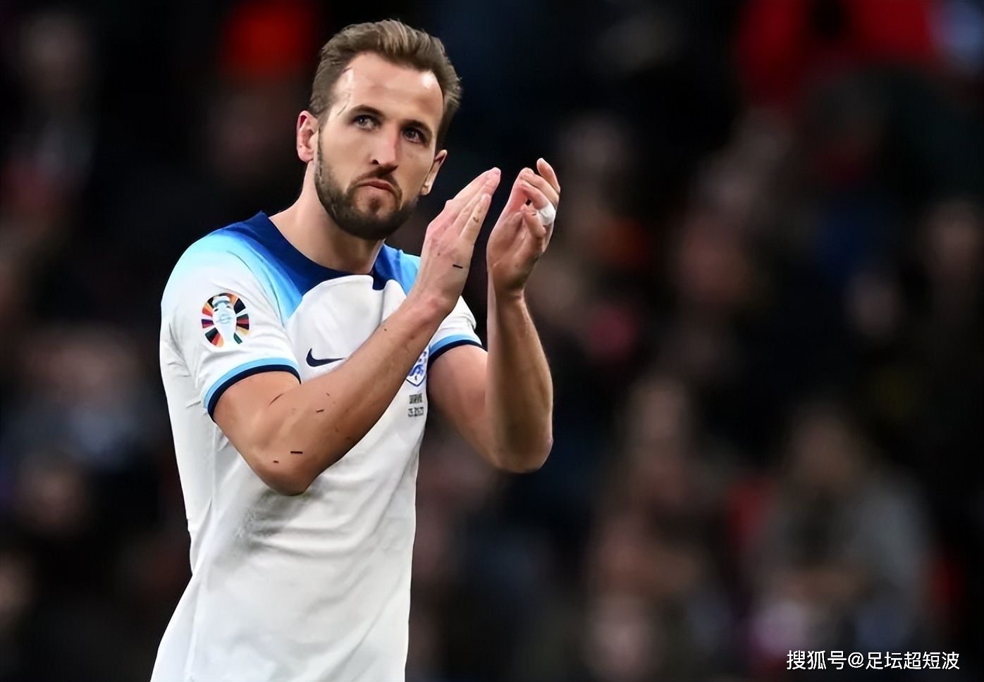 足球明星排名世界前十_英国足球历史最佳球员_英国足球名人堂球员