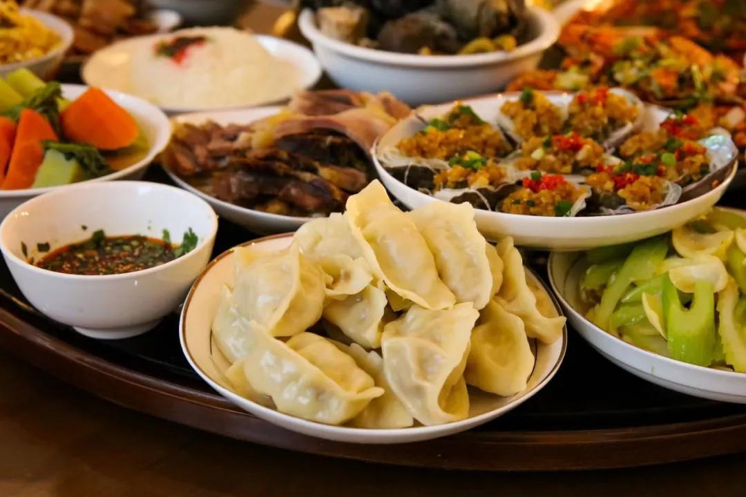 麻将桌上的博弈_简单三人麻将规则_春节家庭麻将局