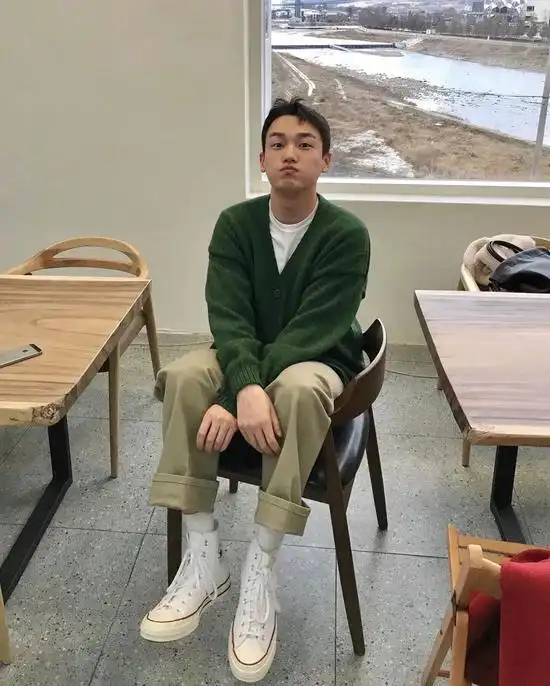 冬季清爽穿搭_去油少年感_炫舞男生衣服搭配