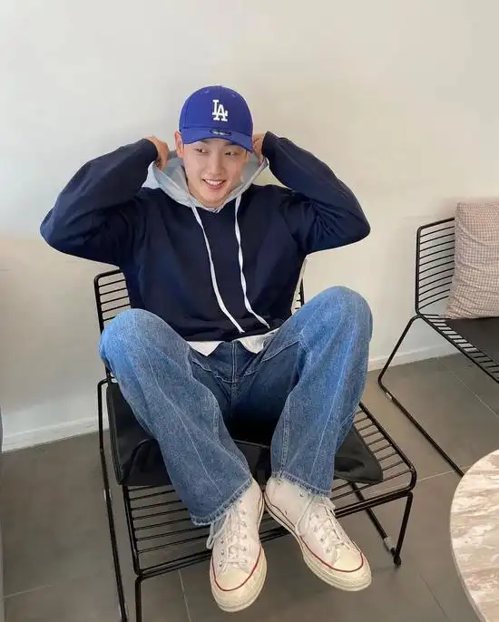 炫舞男生衣服搭配_去油少年感_冬季清爽穿搭