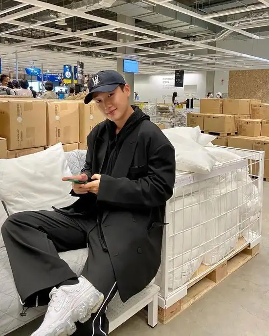 炫舞男生衣服搭配_冬季清爽穿搭_去油少年感