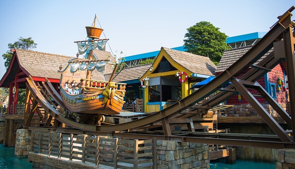 珠海长隆海洋王国激浪帆船图片