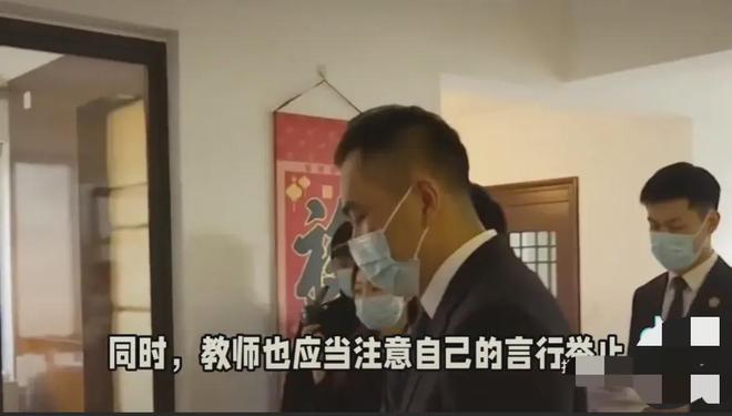 福州11岁女生跳楼事件_教育体制心理健康反思_少女跳楼