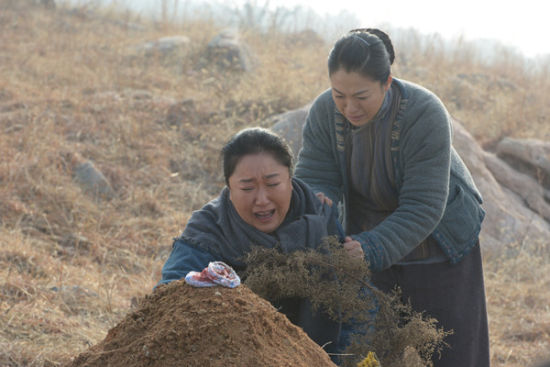 《穿越烽火线》温情收官 赵珈琪泪洒片场