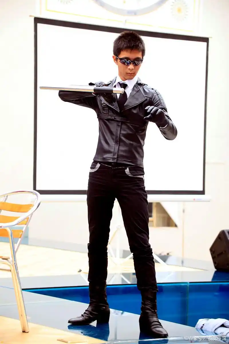 英雄自选卡防弹头盔防化服点券_穿越火线大礼包领取_穿越火线拼多多免费大礼包