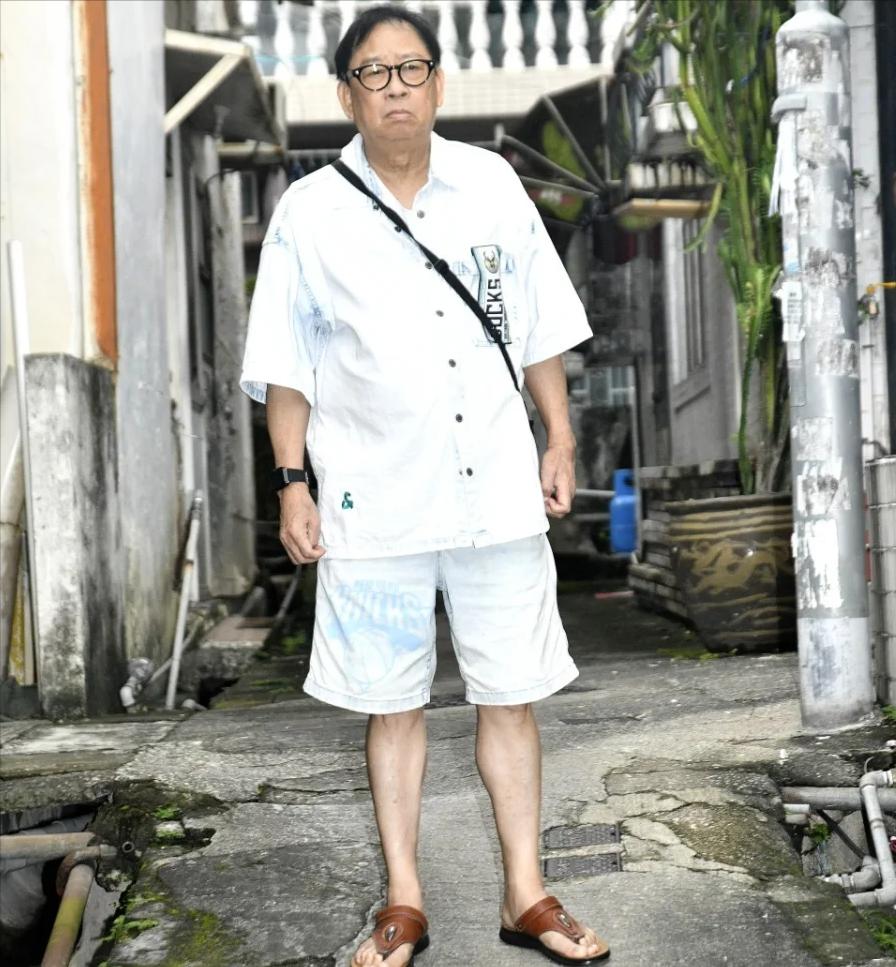 突发！香港知名演员受病魔折磨身体抱恙，因儿子啃老不敢退休