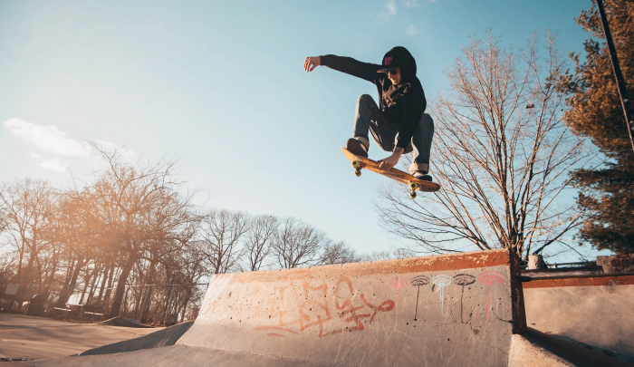 在武侠世界中玩滑板！《剑侠世界3》全新功能火热推出中