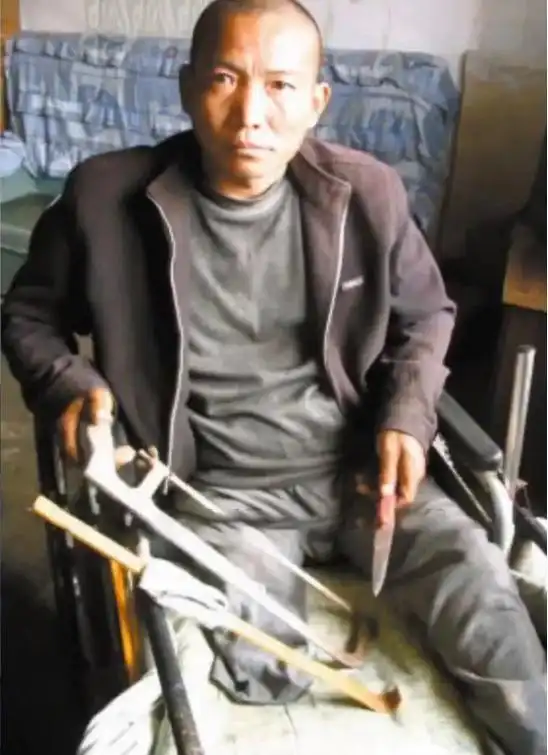 河北男子拿不出100万手术费,回家自己锯掉双腿,12年过去怎样了