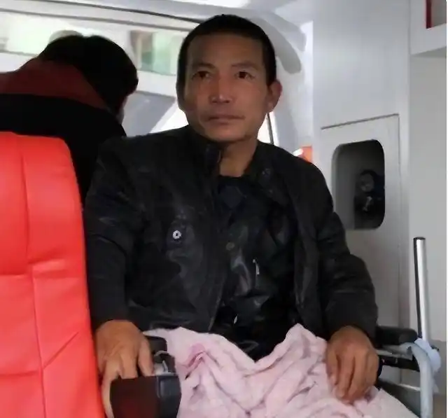 河北男子拿不出100万手术费,回家自己锯掉右腿,12年过去怎样了