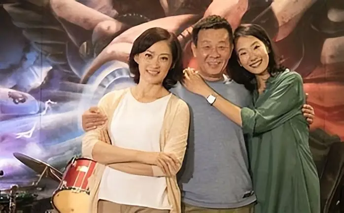 寇世勋，27年与妻妾同住，晚年孤苦悔恨终老