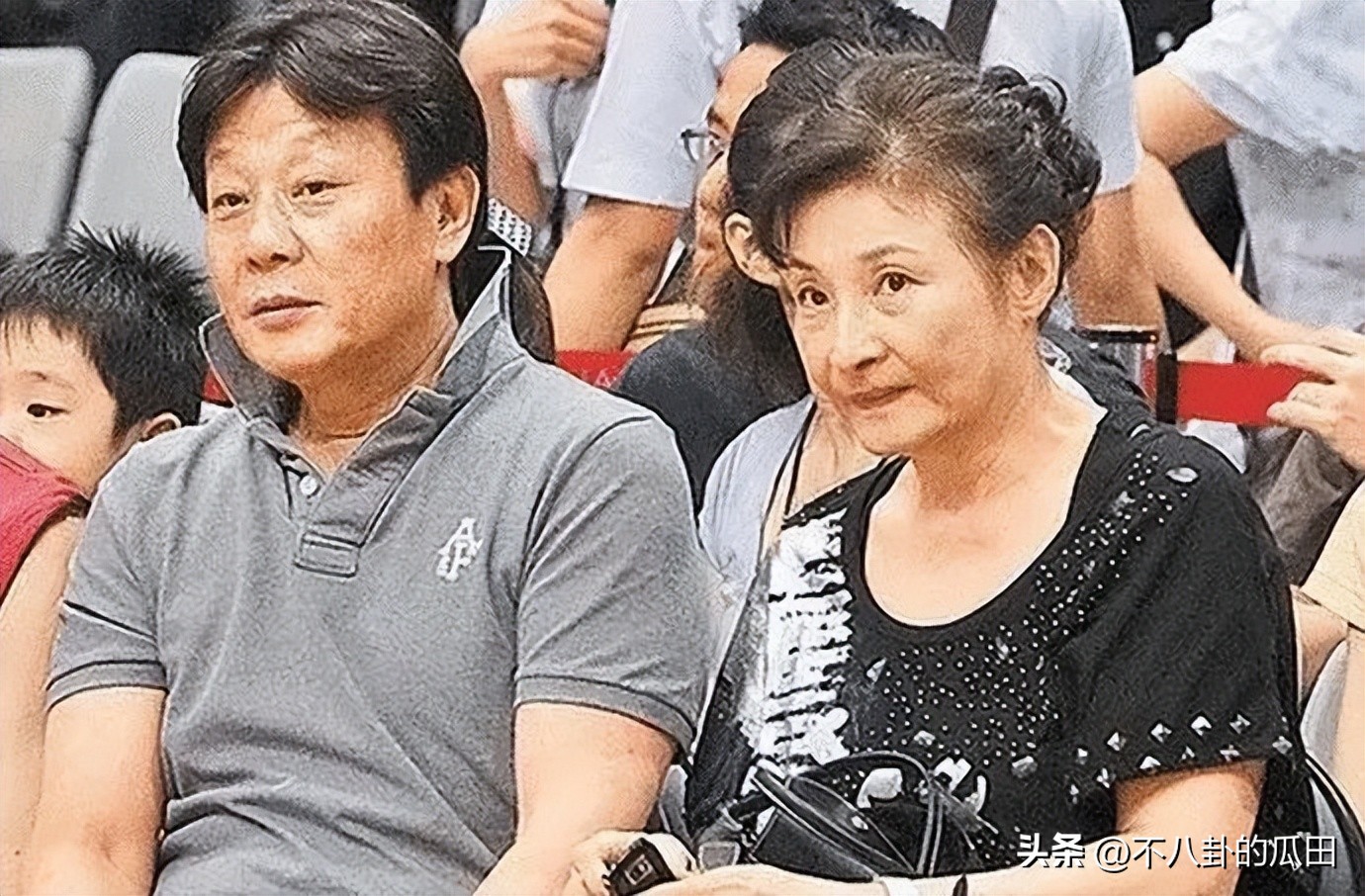 一妻一妾、5个儿女、68岁“视帝”寇世勋，晚年竟还有贤妻在侧
