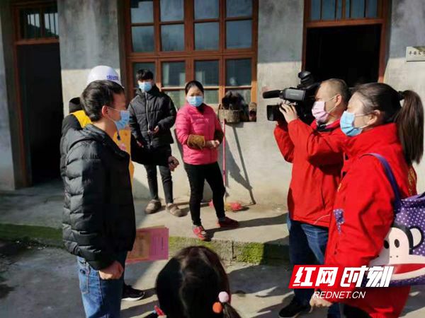 县级融媒体中心记者在行动丨慈利融媒体中心：抗疫报道有温度有深度有广度