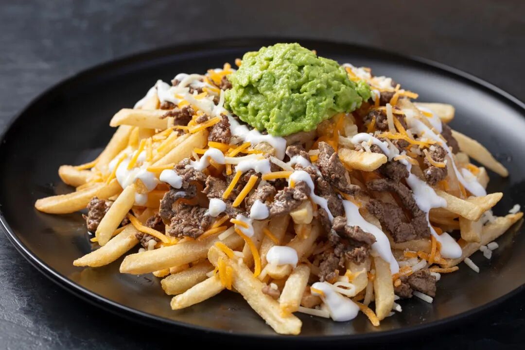 还在用薯条蘸番茄酱吃？看完这些“暗黑”薯条料理，你会沉默