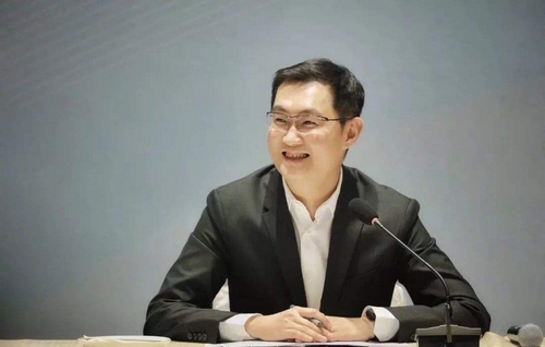 CF诞生及运营策略_穿越火线发展历程_穿越火线换号教程视频