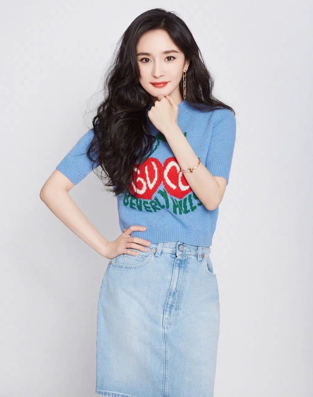 杨幂李佳琦直播间穿搭_杨幂直播造型分析_杨幂直播间