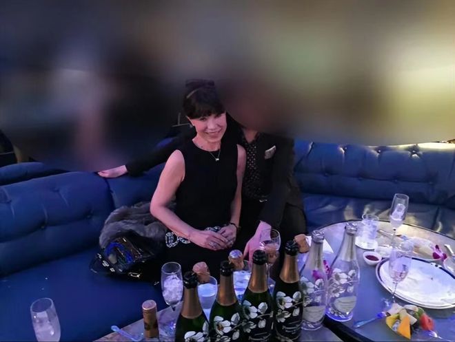 62岁日本小姐姐_老男人日小女人图片_日本小姐姐精神状态