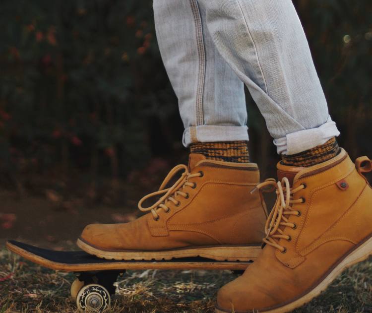 男子整容13次整成超人_男孩整容原因_男性整容动机