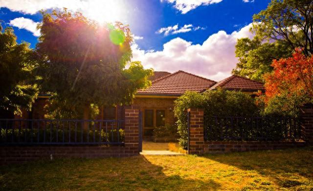 女儿在澳洲结婚，准备给500万嫁妆，却怕被分走，又怕伤感情