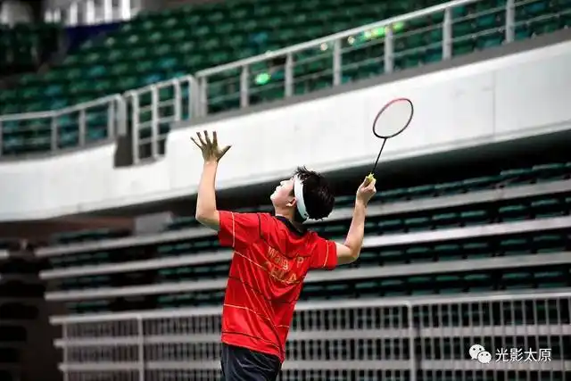 山西体育中心游泳馆开放_太原体育中心红灯笼体育场_山西体育中心体育馆开放